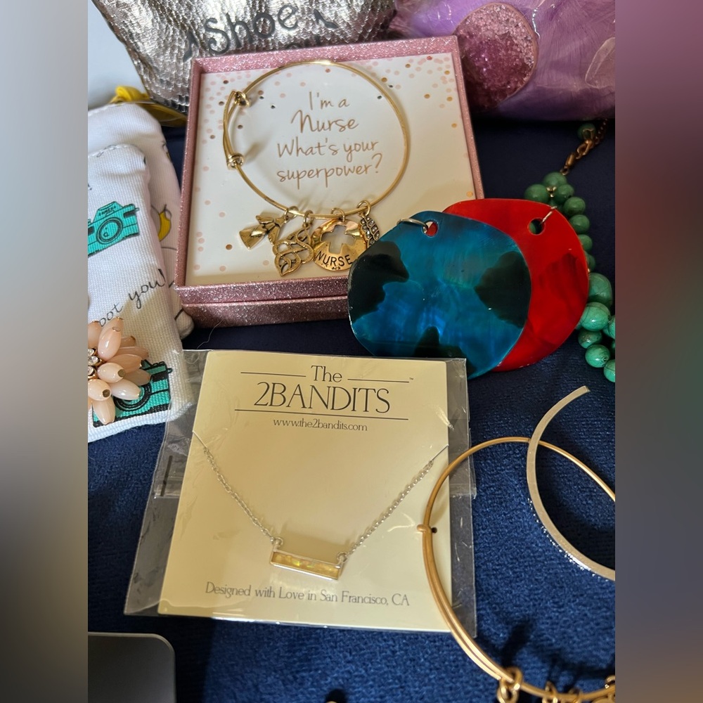 Accessory Bundle - image 7